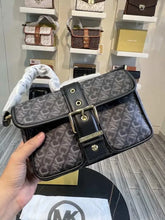 Michael_Kors_colby_Empire_Signature_handbag_with_Box_789