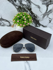TOM FORD AVIATOR GOLD BLACK