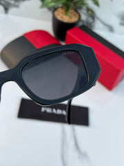 PRADA MILANO 8679