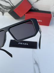 PRADA 82 FULL BLACK