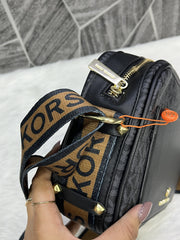 Michael Kors MK Maeve Camera Bag With Dust Cover Black