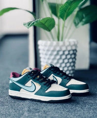 Nike Sb Dunk Low X Saint Seiya
