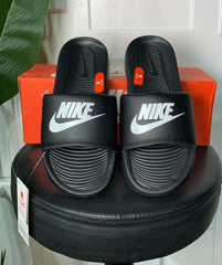 Nikke Victori One Slide Black White fixed