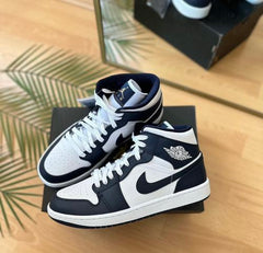 NIKEE AIR JORDAN 1 MID OBSIDIAN