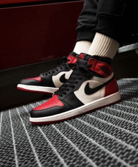 NIKEE AIR JORDAN 1 HIGH OG BRED TOE