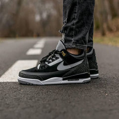 NIKEE AIR JORDAN 3 TINKER BLACK CEMENT