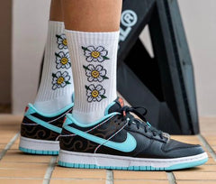 NIKE SB DUNK LOW SE BARBER SHOP BLACK