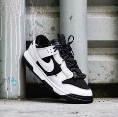 Nike dunk low jumbo reverse panda