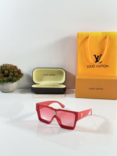 Louis Vuitton 21047 Red