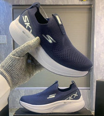 SKECHERS SLIP INS MAX CUSHIONING SUSPENSION Blue white