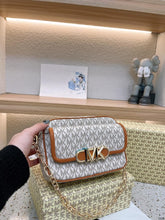 Michael Kors Parker camera Bag With OG Box & Dust Bag 100830 Beige