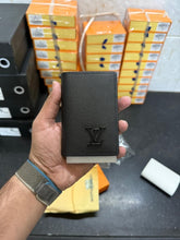 Louis Vuitton Lv Black Leather Card Case Wallet M69979 Black Hardware