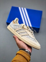 Samba clover desert womens