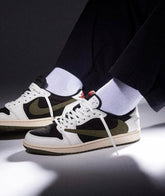 TRAVIS SC00RT X AIR JORDAN OLIVE