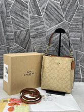 Coach Mollie Bucket Bag With OriginalBox DustCover Tags BagCharm