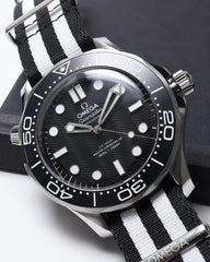 Omeg_a Seamaster Diver 300 Automatic Black White