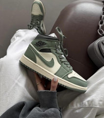 Nike WMNS AIR JORDAN 1 MID JADE SMOKE