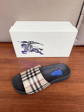 BURBERRY CHECKS PREMIUM SLIDE