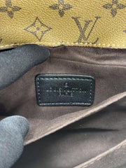 Louis Vuitton Metis With Slightly Damage Box And Dust Bag Including CarryBag