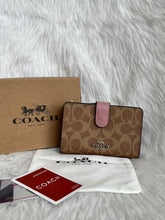 Coach 2-8 Premium Flap Wallet With Original Box Dust Cover Highend Coded
