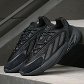 Adidas Ozelia Runner tripple black