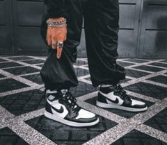 Nike Air jordan Retro 1 black white