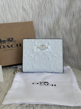 Coach Snap Wallet White Edition Coded With Original Box Dust Cover Tags