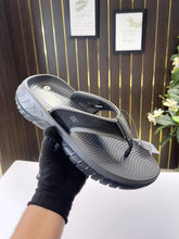 Skechers go recover premium slipper grey