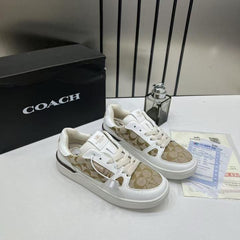 WMN Coach Clip Court Sneaker White signature canvas