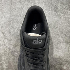 ALO RUNNER TRIPLE BLACK