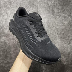 ALO RUNNER TRIPLE BLACK