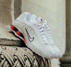 NIKE AIRMAX SHOX R4 WHITE PHANTOM PICANTE RED