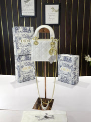 Lady dior signature matt small bag with OG box 18 Cm(matt white)