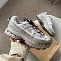 Nike Zoom Vomero Roam College Grey