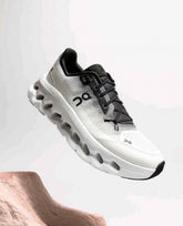 On Cloud tilt 2 0 Black Ivory