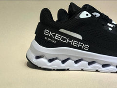Skechers Max Cushioning Glide-Step - A Slip-ins running shoes