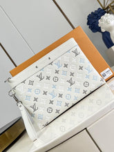 Lv Pochette To Go Monogram Leather Clutch Bags White 81781 With OG Box & Dust Cover