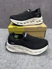 WMN Skechers Glide-Step Max Cushioning Black White 2031
