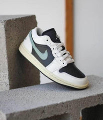 Nike Air Jordan Retro 1 Low Jade Smoke