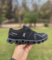 On cloud 6 waterproof Running black