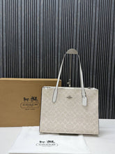 Coach LT Nina Tote Bag With Original Box Dustcover Tags