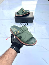 GUCCI logo slide