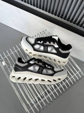 On Running Cloud tilt Remix Black Ivory