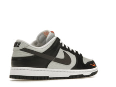 DUNK LOW BLACK TOTAL ORANGE MINI SWOOSH