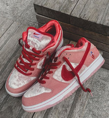 WMNS Semi UA Nike SB Dunk Low StrangeLove Skateboards Special Box