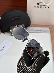 OAKLEY 8901 BLACK SILVER