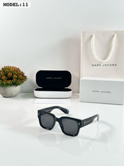 Marc Jacobs 11 Black