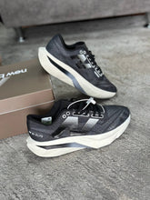 New balance sc elite v4 black