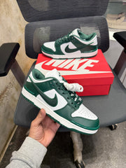 Nike sb dunk low varsity green