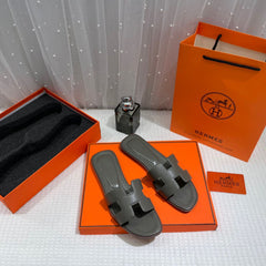Hermes Paris Oran Flats With OG Box Dust Bag & Carry Bag H38 Army Green Slide